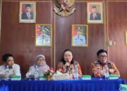 TINGKATKAN KINERJA PKB DI KAB. KAPUAS KAPER BKKBN KALTENG BERI PEMBINAAN DAN BIMBINGAN