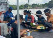 Ditpolairud Fasilitasi Belajar Anak Bantaran Sungai Melalui Kapal Patroli KP XVIII-2001