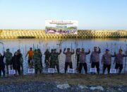 Wakapolda Kalteng Bersama Danrem dan Dirpolairud Tanam 1.000 Pohon Bakau di Pantai Ujung Pandaran