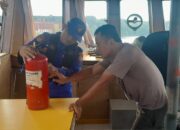 Pastikan Pelayaran Kondusif, Ditpolairud Cek Alat Navigasi dan Alat Keselamatan Diatas Kapal