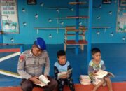 Peduli Pendidikan, Personel Ditpolairud Ayomi Anak-Anak Yang Berkunjung ke PBMH