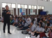 Humas Polda Kalteng Bekali 458 Siswa Baru di SMKN 1 Palangka Raya Bijak Bermedsos dan Stop Bullying