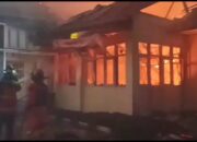 KANTOR BAWASLU KOTA PALANGKA RAYA LUDES TERBAKAR