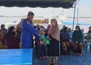 Ditpolairud Berikan Bantuan Sembako  Dan Pelayanan Kesehatan Kepada Warga Desa Palangakau Baru