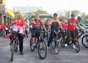 Meriahkan HUT RI ke-78, Wakapolda Kalteng Gowes dan Senam Bersama Forkopimda