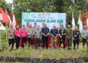 Polres Sukamara Tanam 3000 Bibit Pohon Dalam Rangka Polri Lestarikan Negeri, Penghijauan Sejak Dini