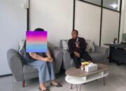 Selebgram Cantik Dibina Humas Polda Kalteng Akibat Promosikan Judi Online