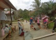 Dengan Padat Karya, Pemdes Supang Bangun Jalan Lingkungan
