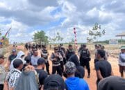 Aksi Damai Forum Pemuda Alur Sungai Kalinapu (FPASK) Dijaga oleh 42 Personel Polres Barito Timur