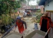 Dengan Padat Karya, Warga Saka Tamiang, Semenisasi Jalan Lingkungan Di RT-004