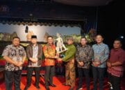 Meriahkan HUT Ke- 78 TNI, Korem 102/Pjg Menggelar Pertunjukan Wayang Kulit
