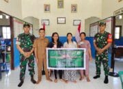 Didampingi TNI, Pemdes Bulau Ngandung Bagikan BLT-DD Tahap IV