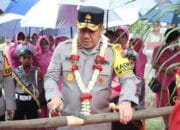 Kunker Kapolda Irjen Pol Djoko Poerwanto Disambut Tradisi Adat Dayak Kalteng