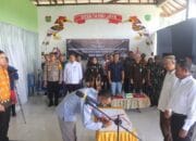 Pj Bupati Nunu Andriani Hadiri Pelantikan KPPS Pemilu 2024 di Kecamatan Maliku