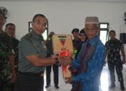 TNI Peduli Rakyat, Dirdiklat Pusterad Brigjen TNI Togar Pangaribuan Berikan Rumah Kepada Warga