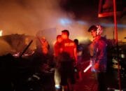 Kawasan Pasar Mingguan Desa Maliku Baru Terbakar, 47 Bangunan Ludes di Lalap Api