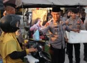 Ngamen Kamtibmas, Ditsamapta Polda Kalteng Langsung Bagikan Takjil Jelang Buka Puasa
