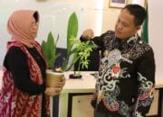 Anggrek Hitam Barsel Dapat Sertifikat Varietas Tanaman