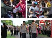 Ramadhan Berkah, Kapolda Kalteng dan Ketua Bhayangkari Kembali Bagikan Takjil ke Masyarakat