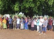 Salurkan Paket Sembako, Ini Pesan Pj Bupati Nunu Andriani Kepada Warga Desa Hanjak Maju