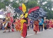 Ribuan Peserta Ikuti Pawai Carnaval Budaya Pemkab Kapuas