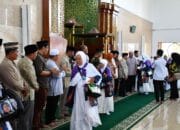 Pj Bupati Nunu Andriani Melepas Jamaah Calon Haji Asal Pulang Pisau