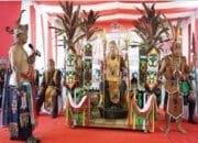 DAD Barsel Anugerahi Gelar Kehormatan Masyarakat Dayak Kepada Pj Bupati Deddy