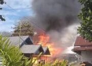 Kebakaran Kembali Terjadi, Perumahan Komplek Sosial Jalan Mendawai di Lalap Api