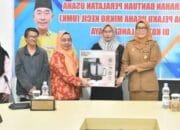 Pj Wali Kota Serahkan Bantuan Peralatan Usaha Kepada 29 Pelaku UMKM