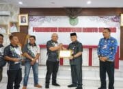 Prestasi Membanggakan, Pj Bupati Barsel Deddy Winarwan Raih Penghargaan Dari PWI Pusat
