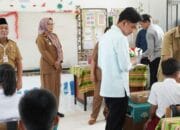 Blusukan ke Palangka Raya, Wapres Gibran Pantau Harga Sembako dan Program Makan Siang Gratis