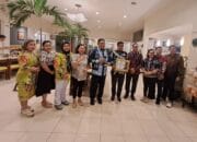 Pemprov Kalteng Sukses Anugerah KIP 2024, Wagub Edy Terima Penghargaan