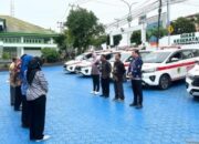 Tingkatkan Layanan Kesehatan, Pemkab Barut Serahkan Empat Unit Ambulan