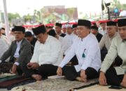 Gubernur dan Wakil Gubernur Kalteng Salat Idulfitri 1446 H Bersama Masyarakat di Palangka Raya