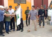Bupati Wiyatno Melepas Bantuan Untuk Korban Terdampak Banjir Di Kapuas