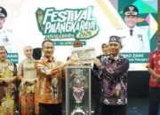 Walikota Fairid Naparin Tutup Festival Palangka Raya