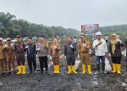 Dukung Ketahanan Pangan, Ketua DPRD Pulpis Ikuti Tanam Jagung Serentak