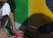Bayi Baru Lahir Dibuang di Depan Teras Mesjid Buat Heboh Warga