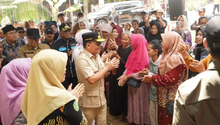 Gubernur Agustiar Sabran Tinjau Pasar Murah dan Ketahanan Pangan di Desa Riam Durian