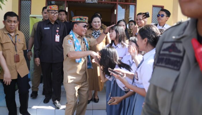 2.372 Ijazah Dibebaskan Gubernur Kalteng, Sekolah dilarang Tahan Ijazah
