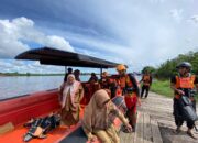 Mesin Kapal Mati Mendadak, Basarnas Sampit Evakuasi Para Guru