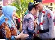 Serahkan Bansos, Ketua DPRD Barut Apresiasi Kepedulian Kapolda Kalteng