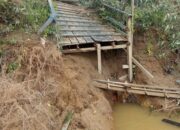 Pasca Banjir Tumbang Tihis, 5 Titian tangga Rusak dan 2 Lanting Desa Hanyut