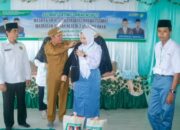 Bentuk Perhatian Pemkab Mura, Wabup Rahmanto Serahkan Bantuan Peralatan Sekolah