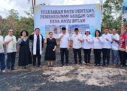 Wabup Kapuas Letakkan Batu Pertama Pembangunan Gereja Agape di Desa Kayu Bulan