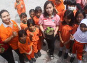 Dukung Ketahanan Pangan, Murid SDN Menteng-2 Tanam 50 Bibit Cabai