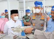 Gubernur Agustiar Hadiri Pendistribusian 1.000 Paket MBG dari SPPG Polda Kalteng