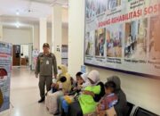Diduga Manfaatkan Suasana Natal, Satpol PP Palangka Raya Tertibkan Pengemis Lintas Daerah