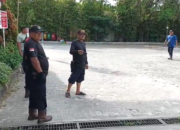 Damkarmat Palangka Raya Evakuasi Dua Sarang Tawon Kuning di Bangunan Rumah Sakit