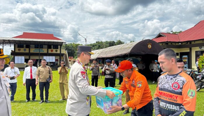 Wakapolda Kalteng Tinjau Kesiapan Dalmas dan Karhutla di Bartim, Relawan Terima Bansos